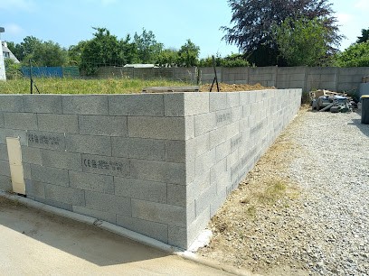 Carlo Constructions, Maçon à Ploudaniel