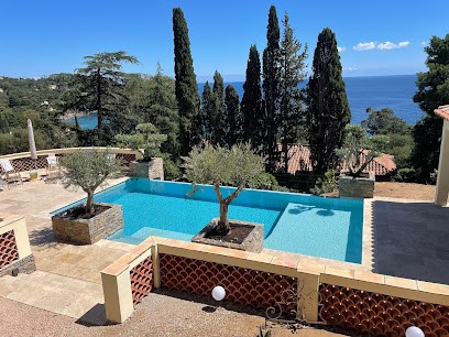 Batisseur du Golfe, Maçon à La Croix-Valmer