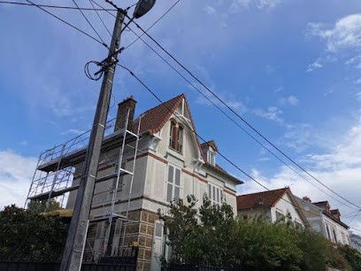 3 doms construction, Maçon à Montdidier