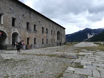Société Nouvelle Mourot Et Fils, Maçon à Gilley