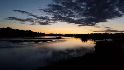 Machado HD, Maçon à Marcilly-en-Villette
