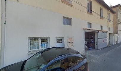 Menasri, Maçon à Saint-Étienne