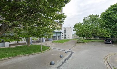 Atas Omer, Maçon à Lorient