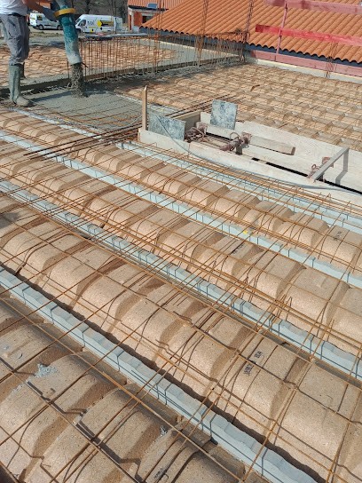 Co.re.bat, Maçon à Thuir