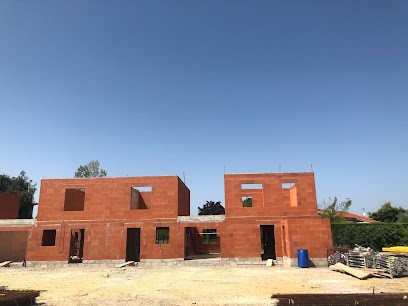 Unibat, Maçon à Montredon-des-Corbières